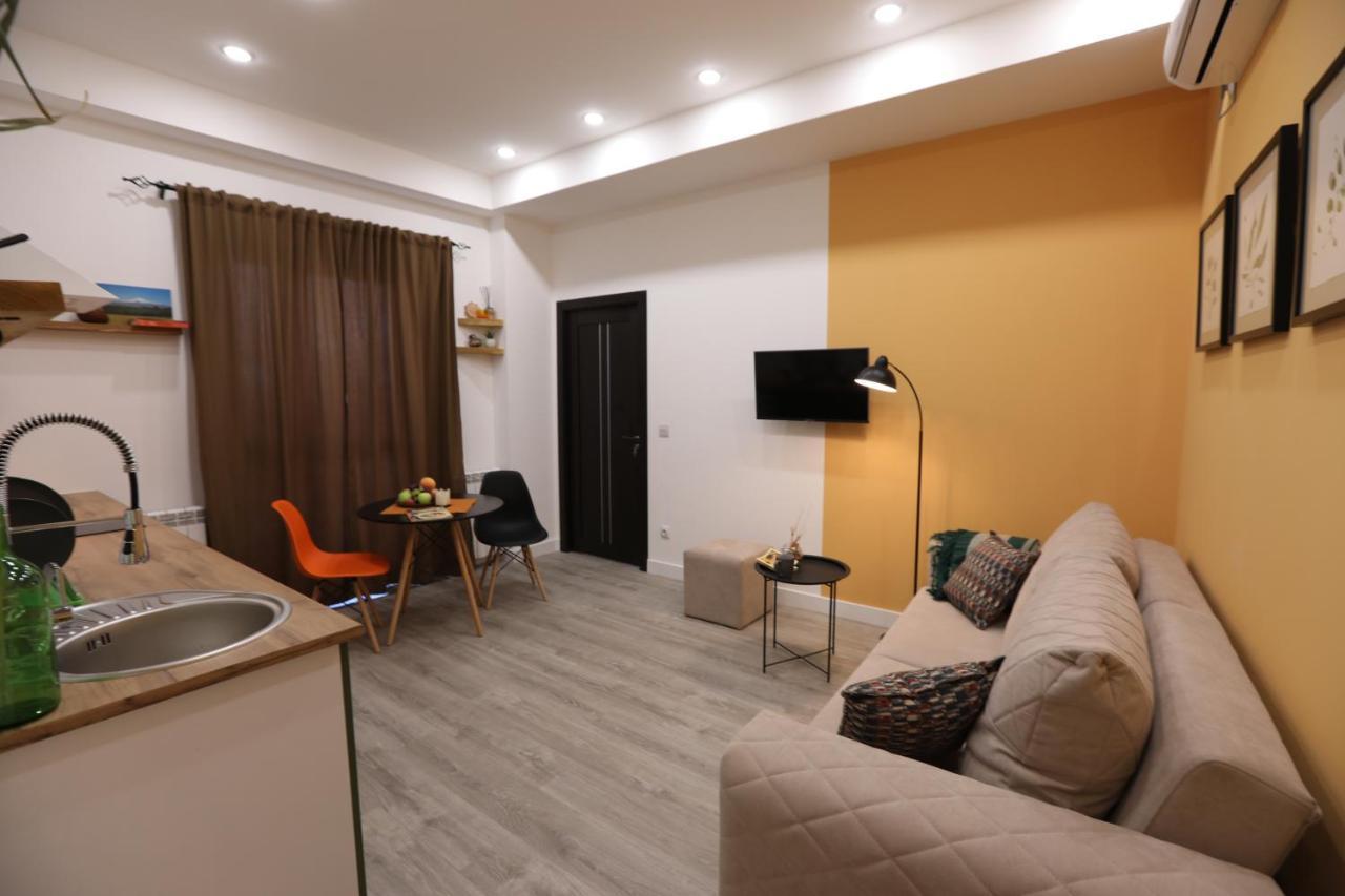 Hotelise I Tulip Apartment Jerevan Exteriör bild