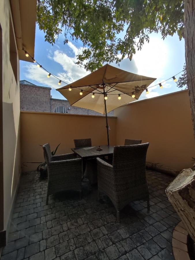 Hotelise I Tulip Apartment Jerevan Exteriör bild